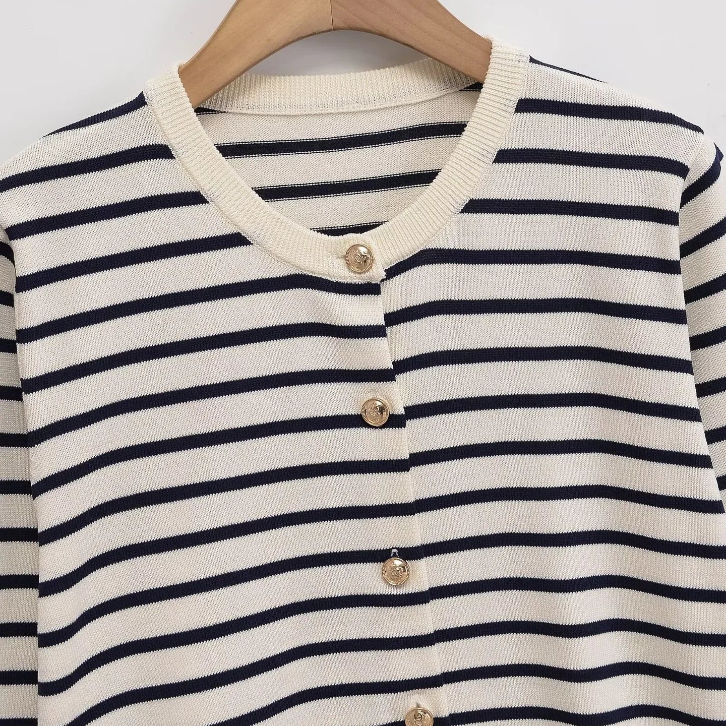 Withered 2026 Fashion New Product Striped Knitted Cardigan Versatile Round Neck Buckle Long Sleeve Coat